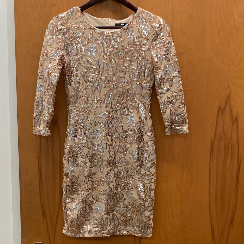 ✨4 for $20✨ Stunning Long Sleeve Sequin Dress